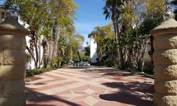 Storke Placita view from State Street toward De La Guerra Plaza