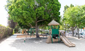 Playground set at Parque de los Niños