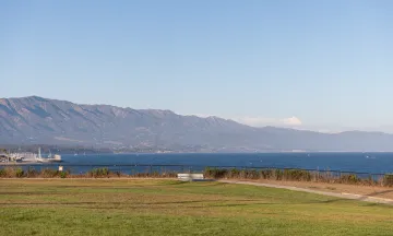 Shoreline Park with view of ocean and mountains