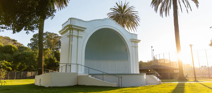 Plaza del Mar Band Shell and surrounding trees