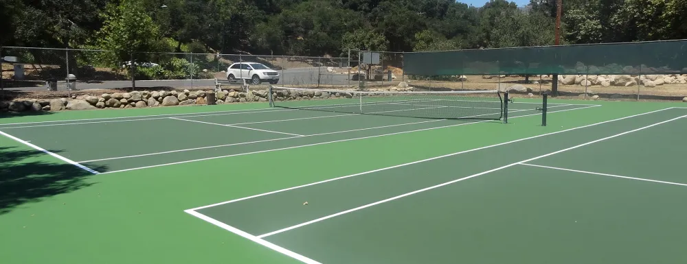 Tennis courts at Oak Park