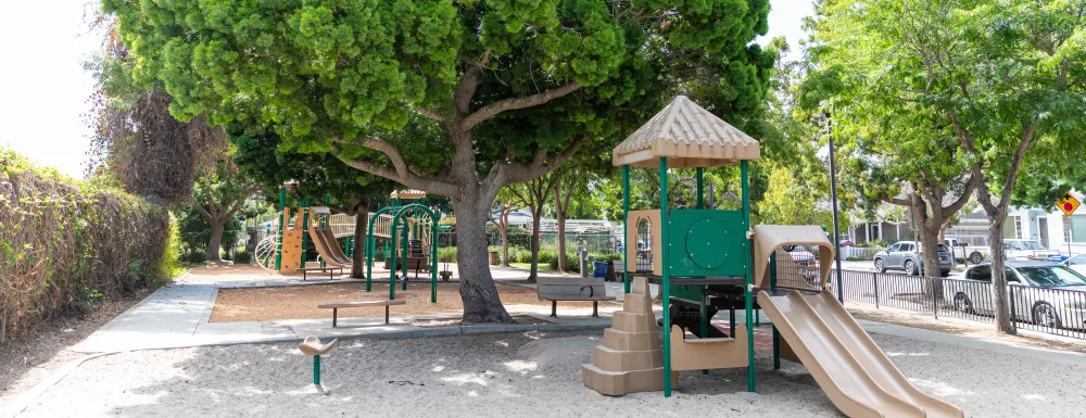 Playground set at Parque de los Niños