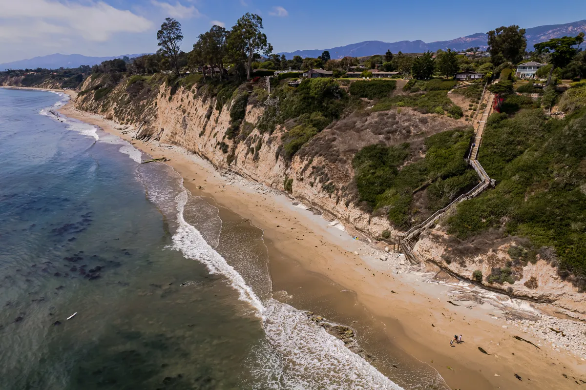 Mesa Lane Beach with steps in view