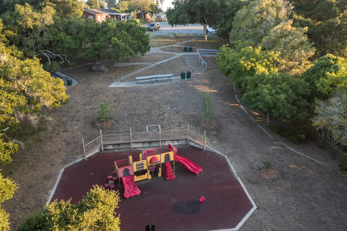 Hilda McIntyre Ray Park playground with picnic site in background