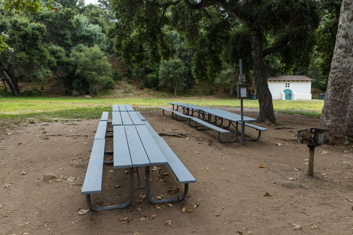 Stevens Park picnic area with tables and barbecue grill