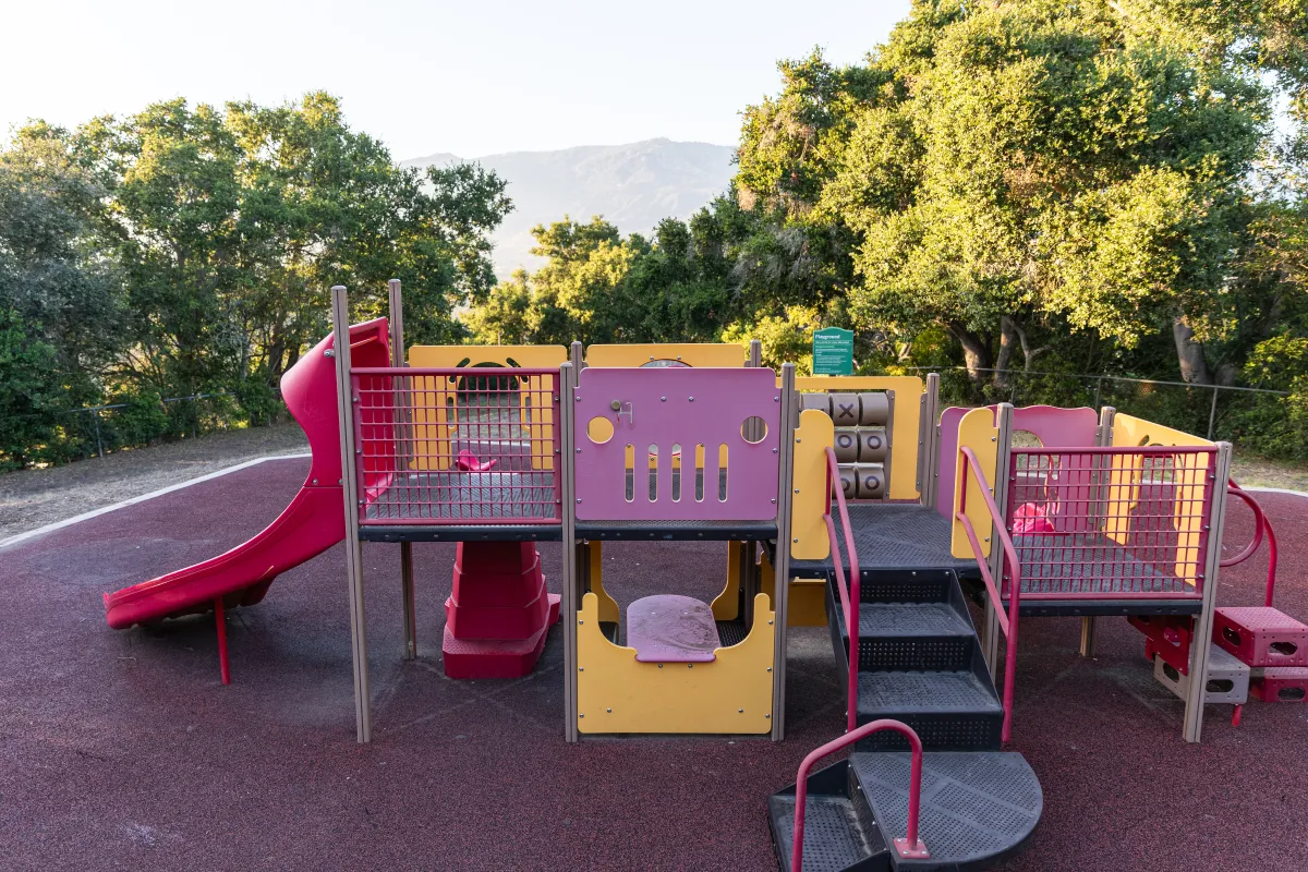 Playground structure at Hilda McIntyre Ray Park